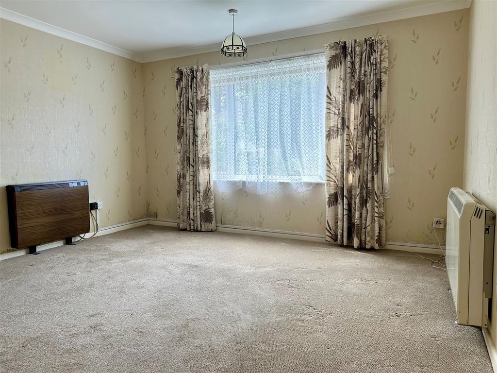 Property photo 2 of 9 Living Room.Jpg