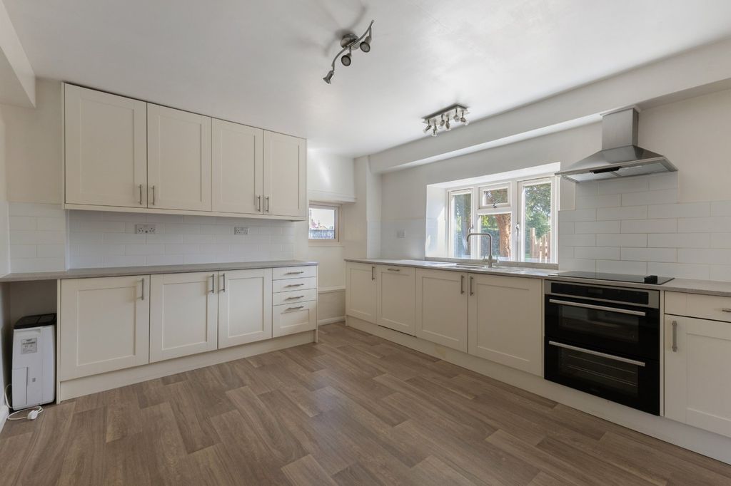 Property photo 3 of 14 Picture No. 05