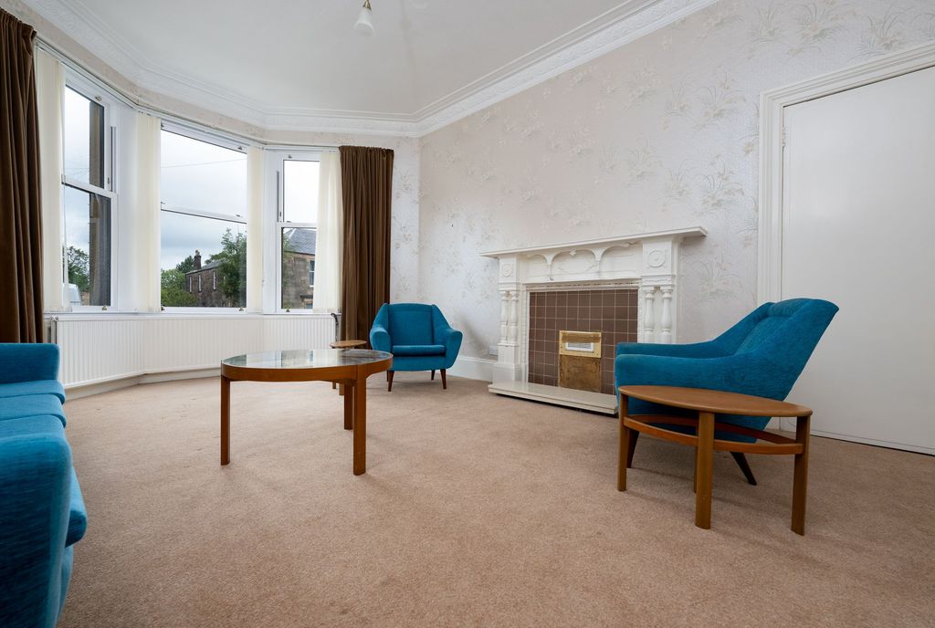 Property photo 2 of 34