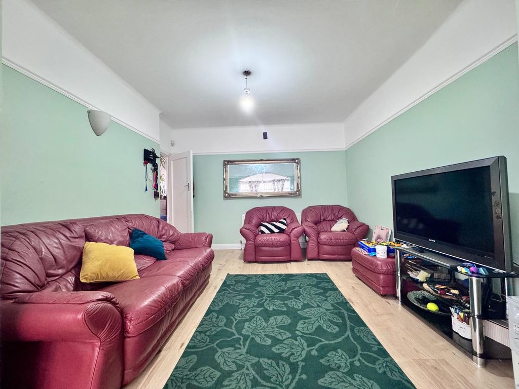 Property photo 1 of 16 Whatsapp Image 2025-11-24 At 16.27.17 (4)