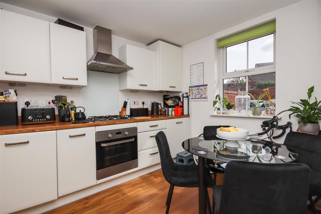 Property photo 2 of 11 Img_4576.Jpg