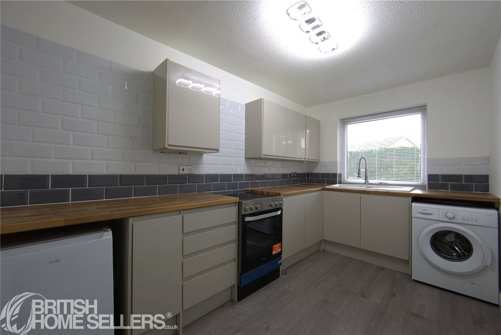 Property photo 2 of 9 Picture No. 13