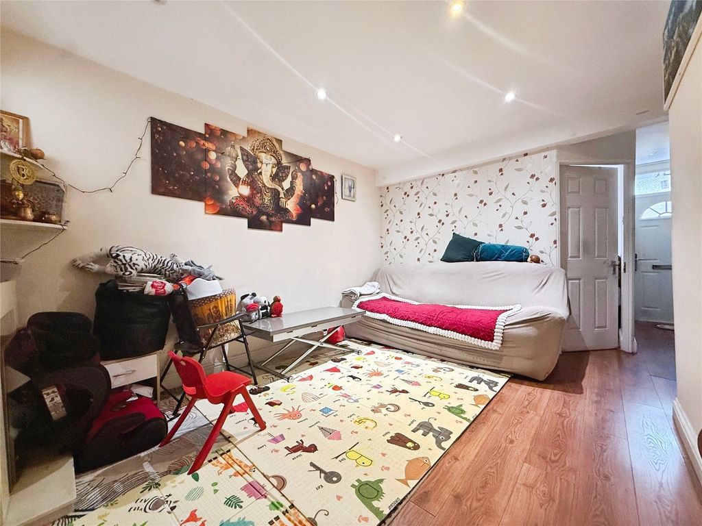 Property photo 3 of 15 Picture No. 05