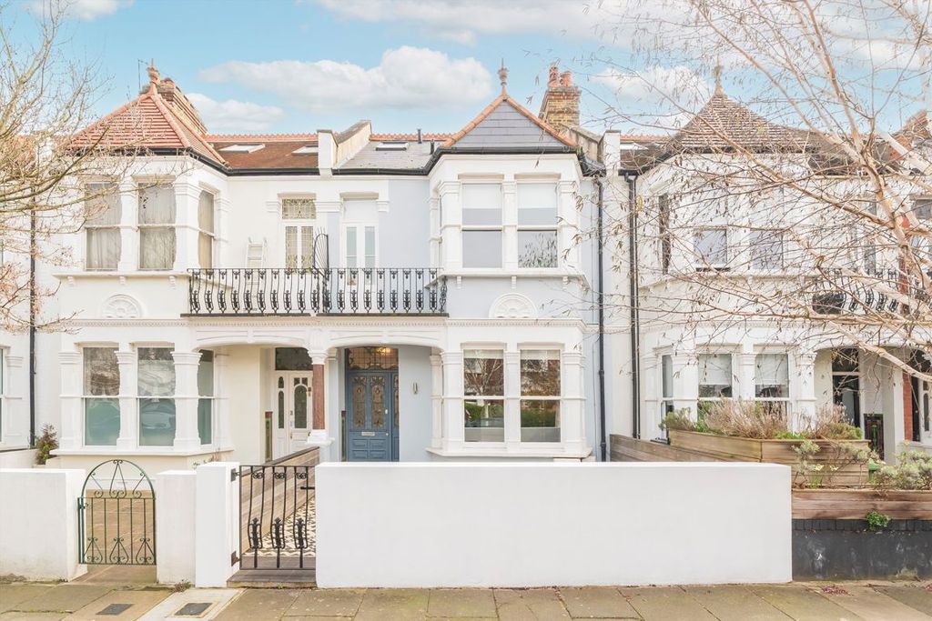 Property photo 1 of 8