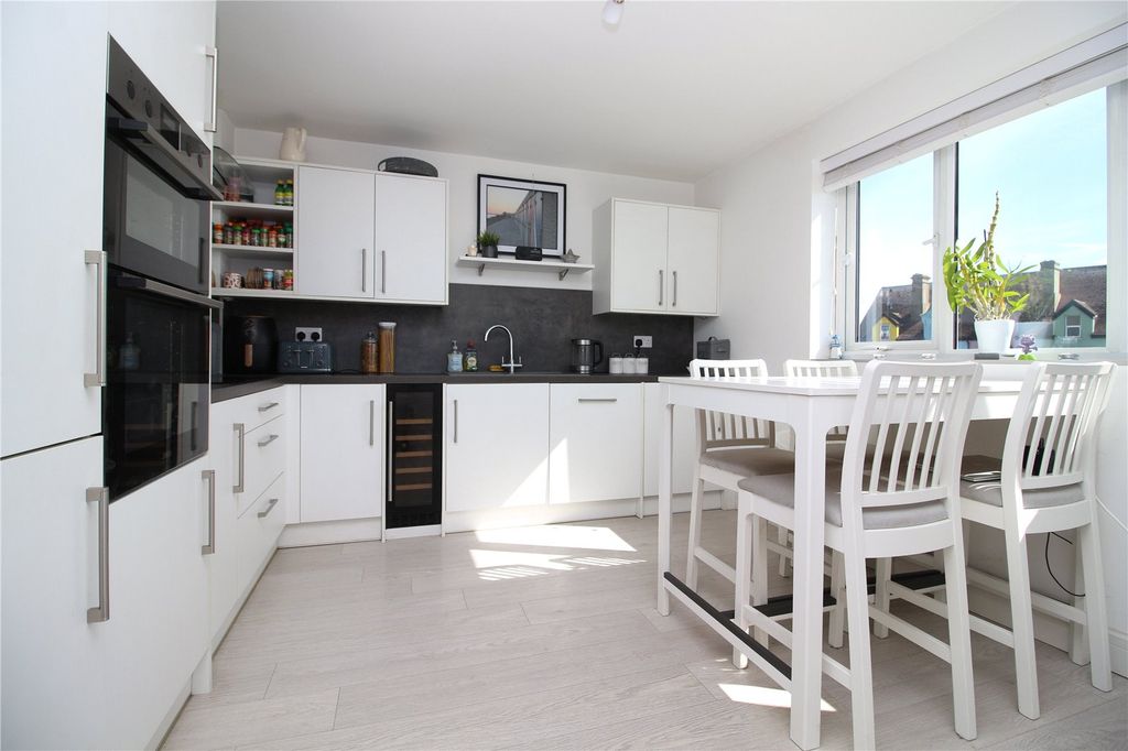 Property photo 3 of 12 Picture No. 04