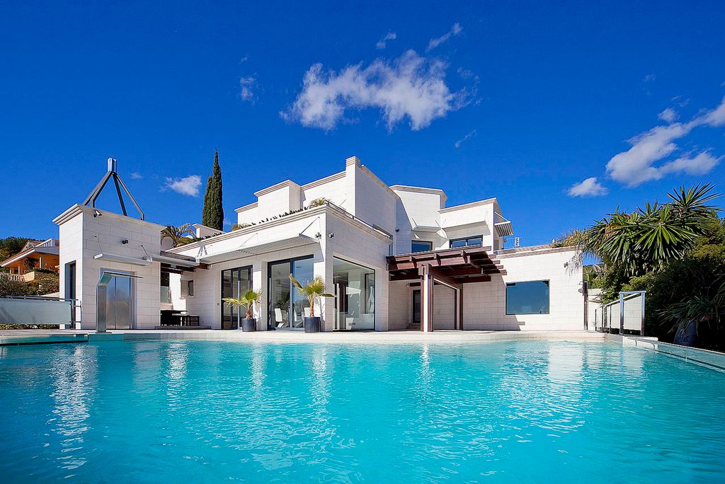 Property photo 2 of 16 Long01_53453_Bendinat