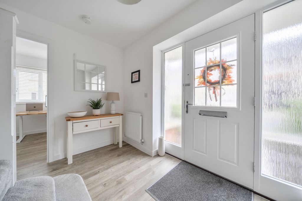 Property photo 3 of 22