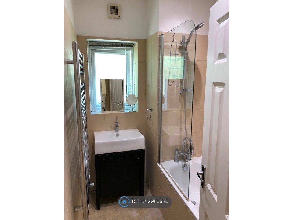Property photo 3 of 15 Bathroom