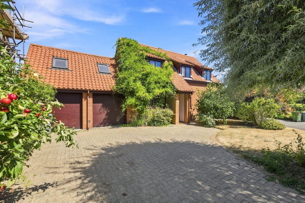 Property photo 1 of 25