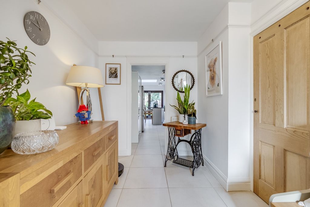 Property photo 2 of 29 4911793