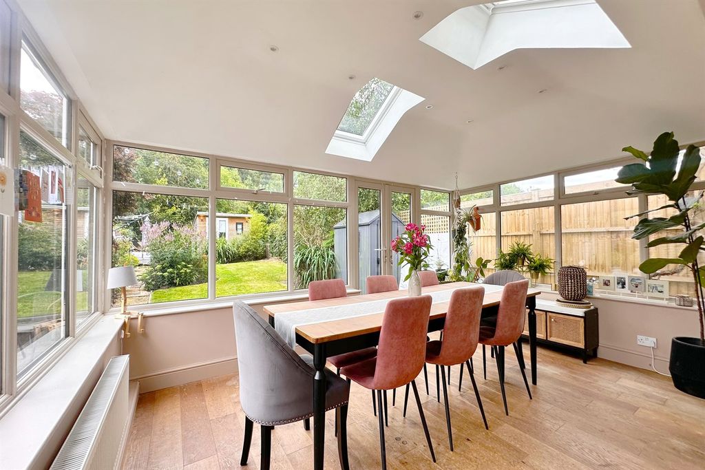 Property photo 3 of 28 Conservatory