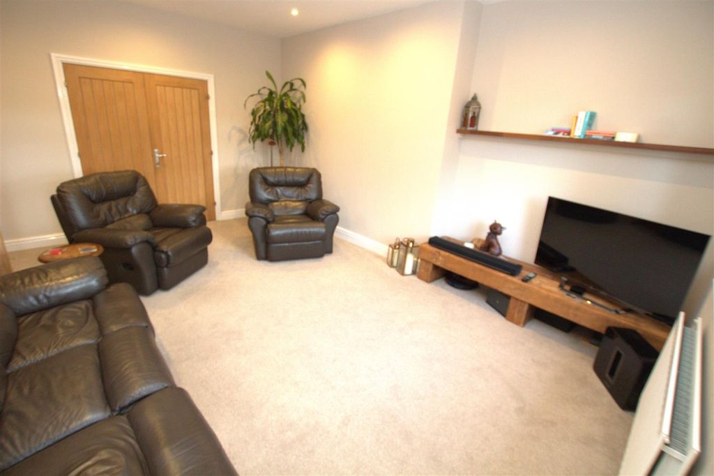 Property photo 2 of 21 Lounge2.Jpg