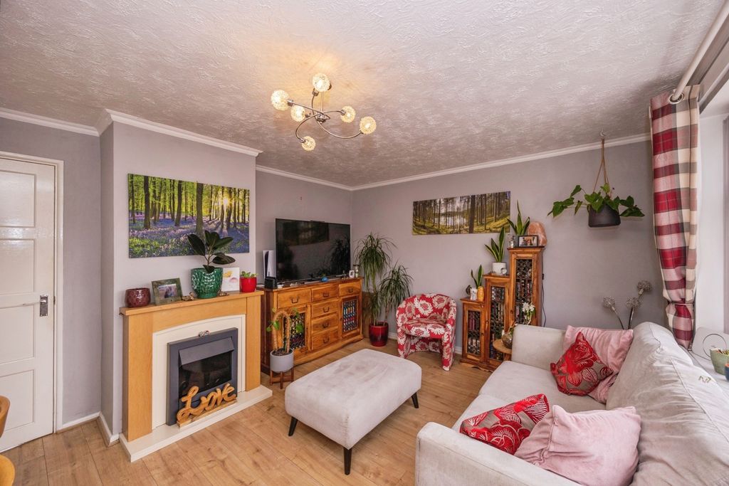 Property photo 3 of 14 Pbox-Img.Jpg