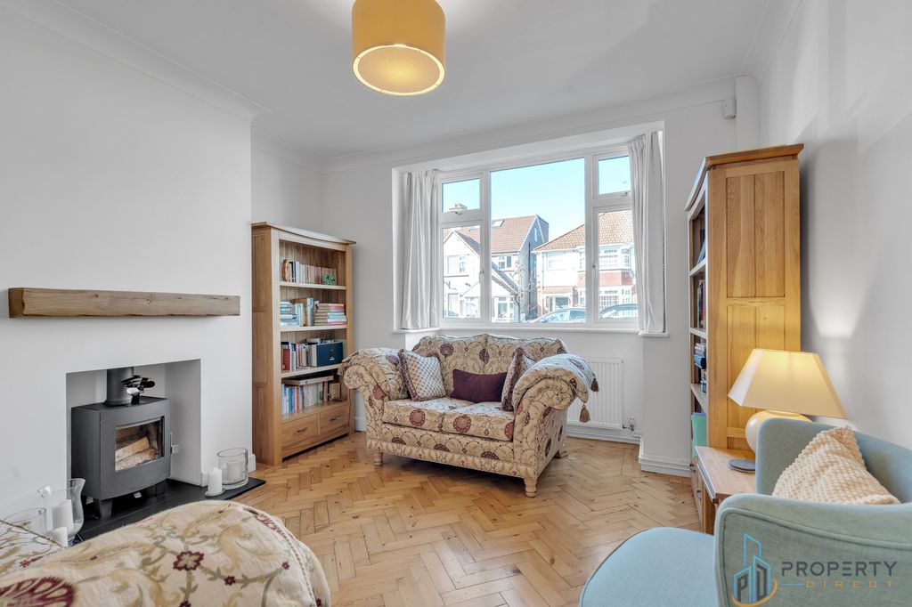 Property photo 3 of 17 Gallery