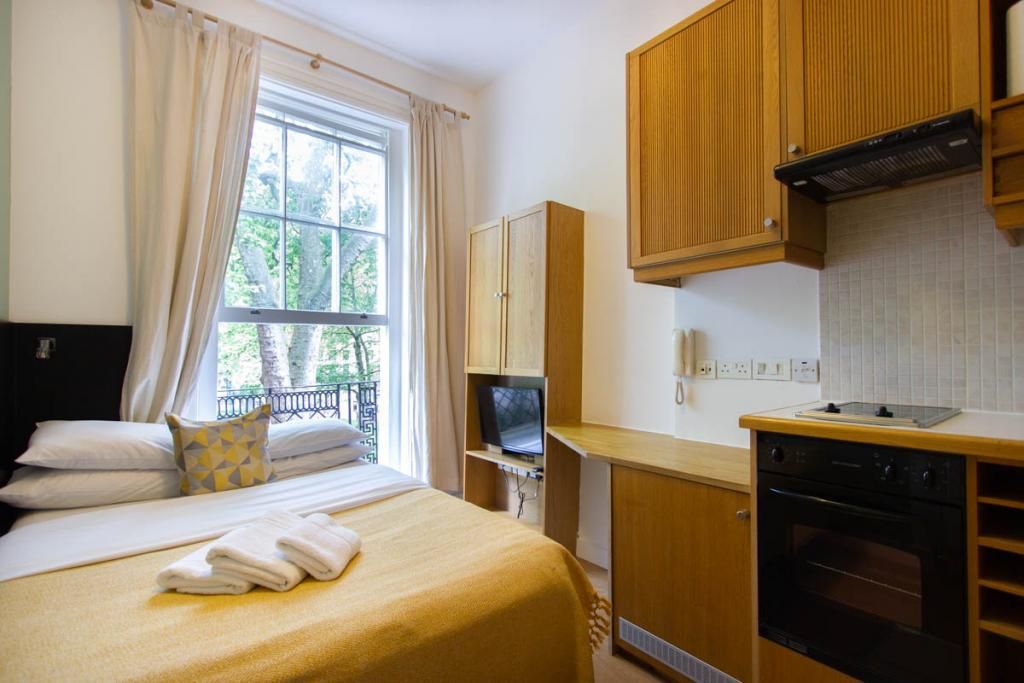 Property photo 1 of 6 Studio To Rent Bloomsbury