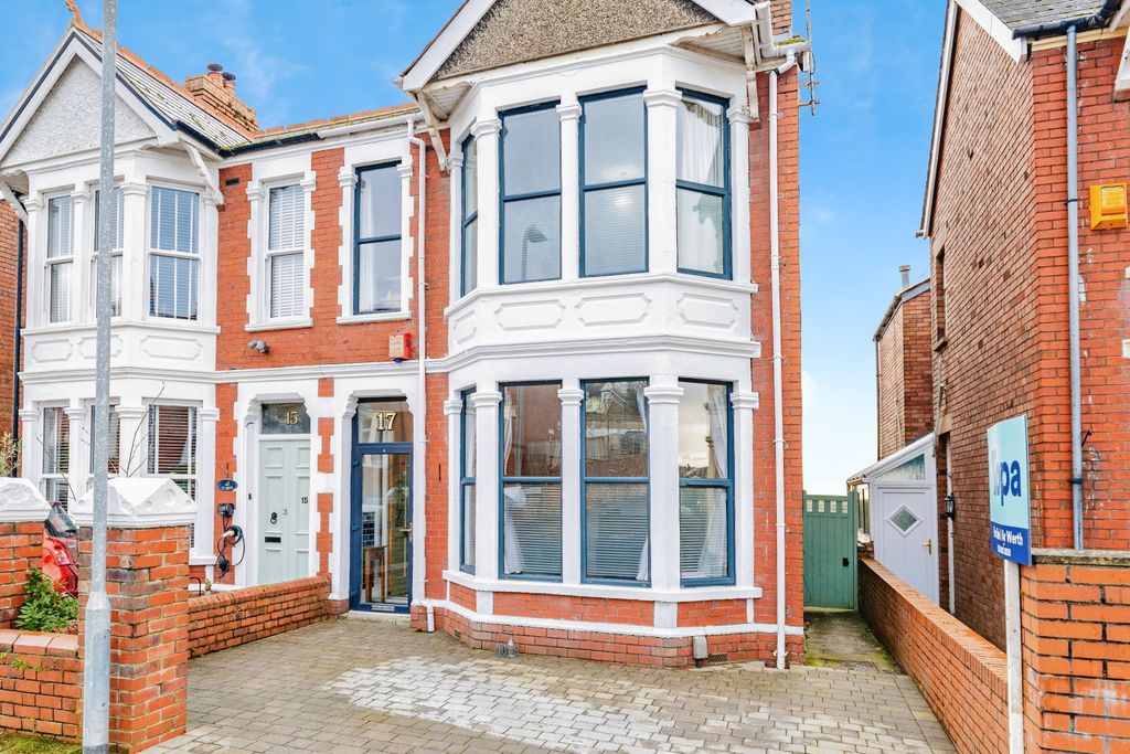 Property photo 1 of 28 P1410306