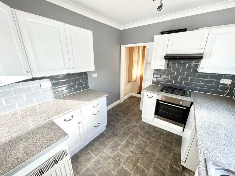 Property photo 2 of 11 Kitchen