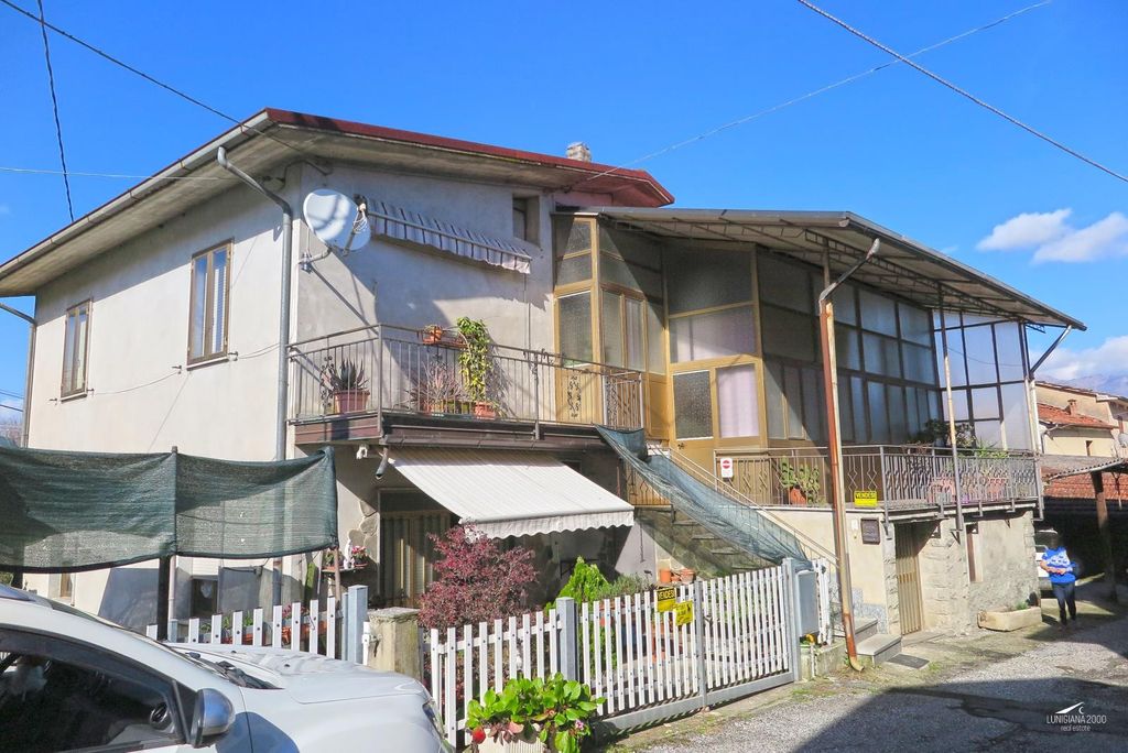 Property photo 1 of 31