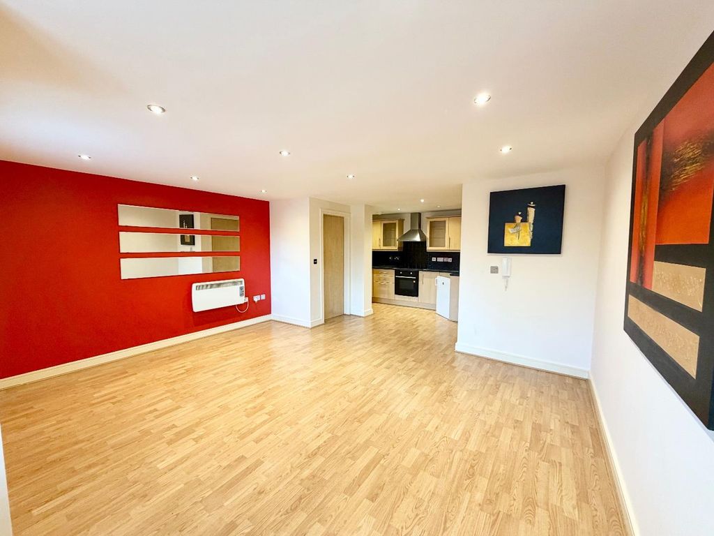 Property photo 1 of 8 Lounge