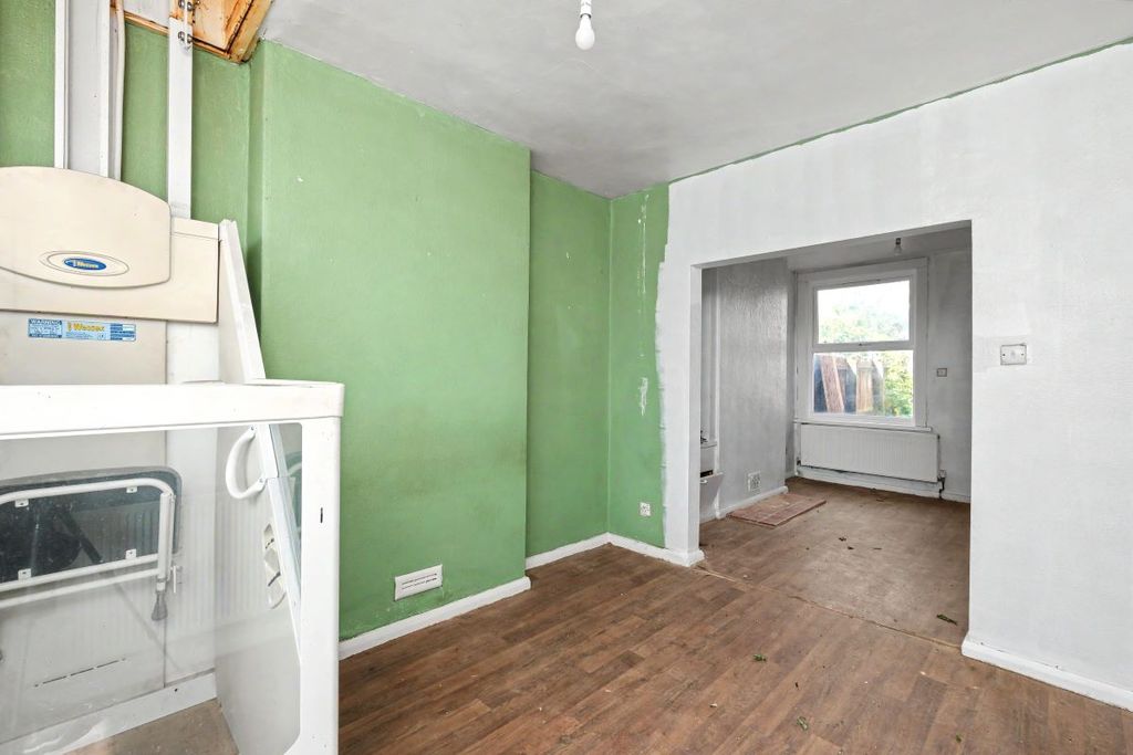 Property photo 3 of 16