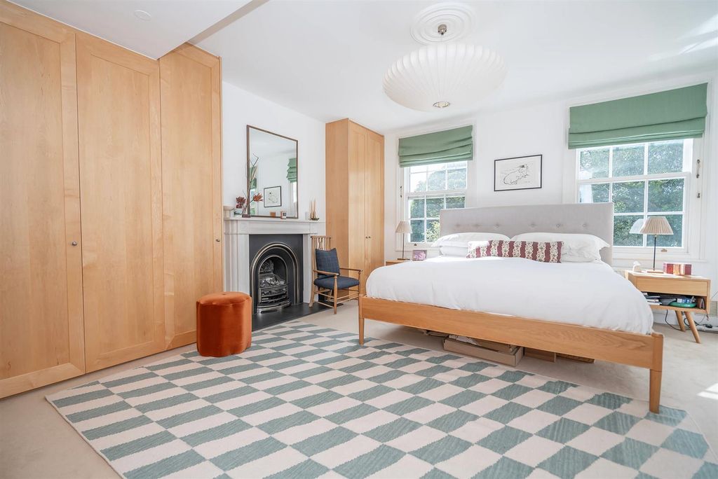 Property photo 3 of 19 Bedroom 1 A.Jpg