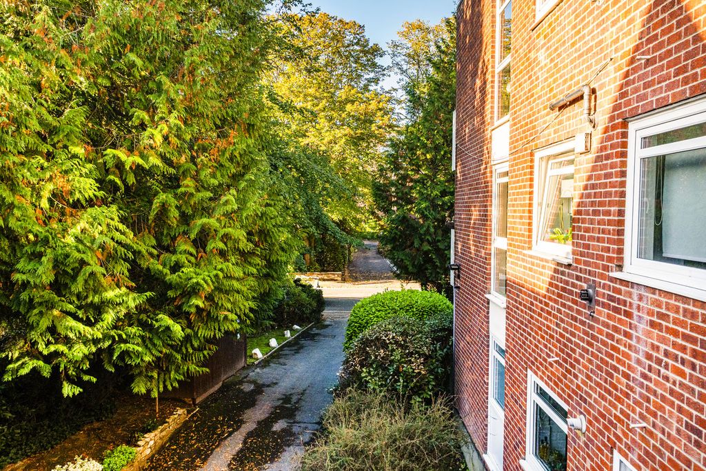 Property photo 3 of 18