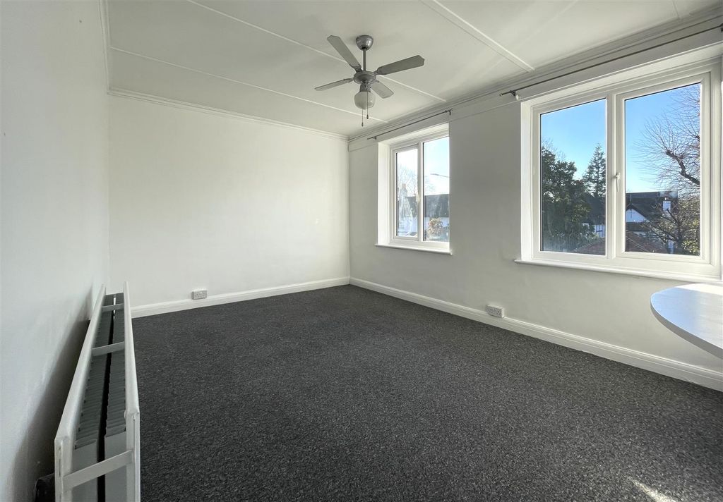Property photo 1 of 7 Bedroom 3.Jpeg