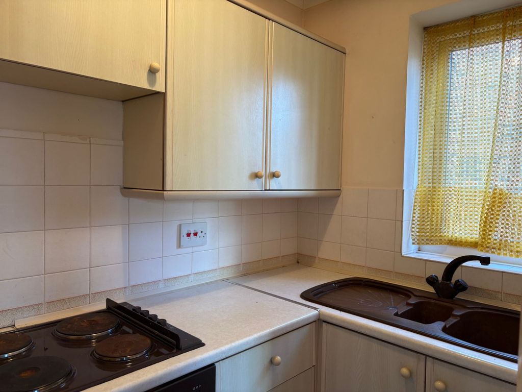 Property photo 2 of 8 4653563