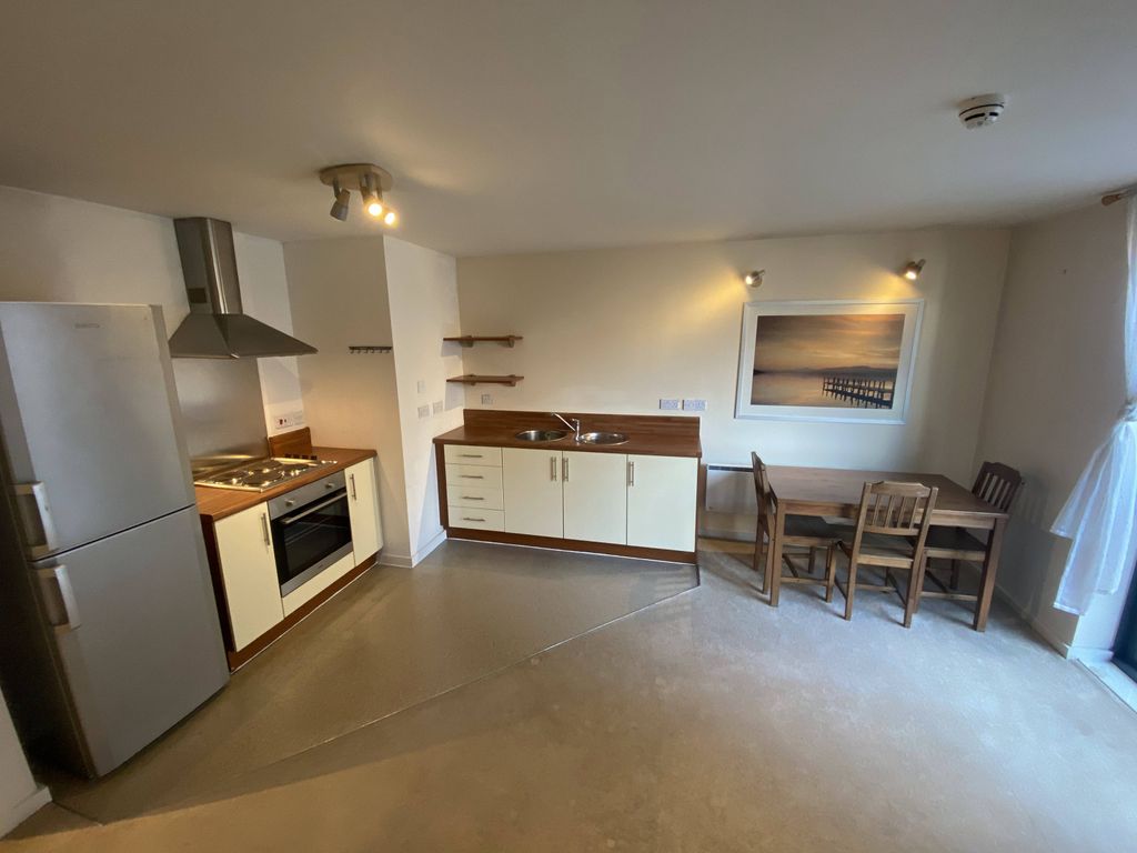 Property photo 3 of 9 Kitchen