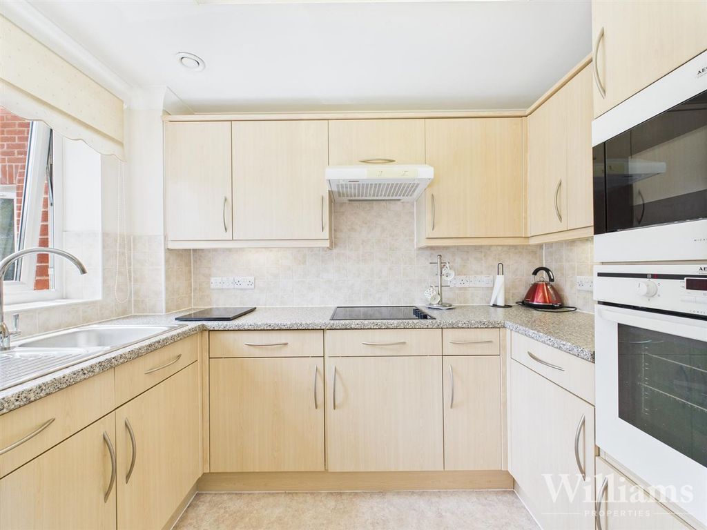 Property photo 3 of 12 Cam02861G0-Pr0425-Still001.Jpg