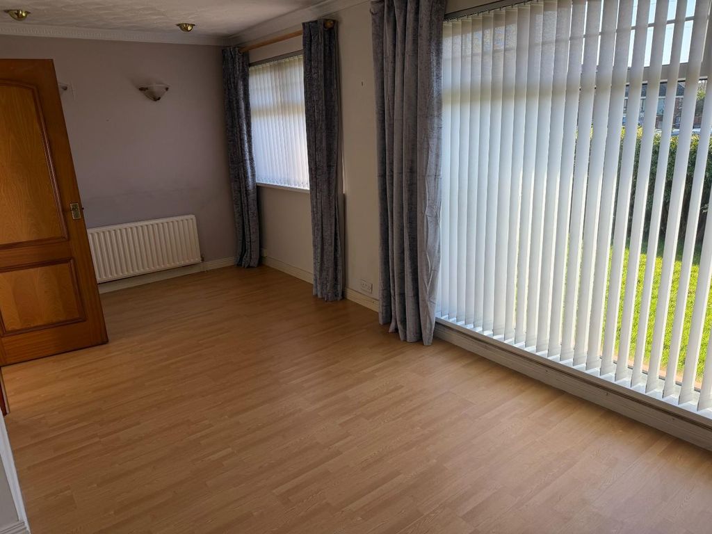 Property photo 3 of 15 Living Room