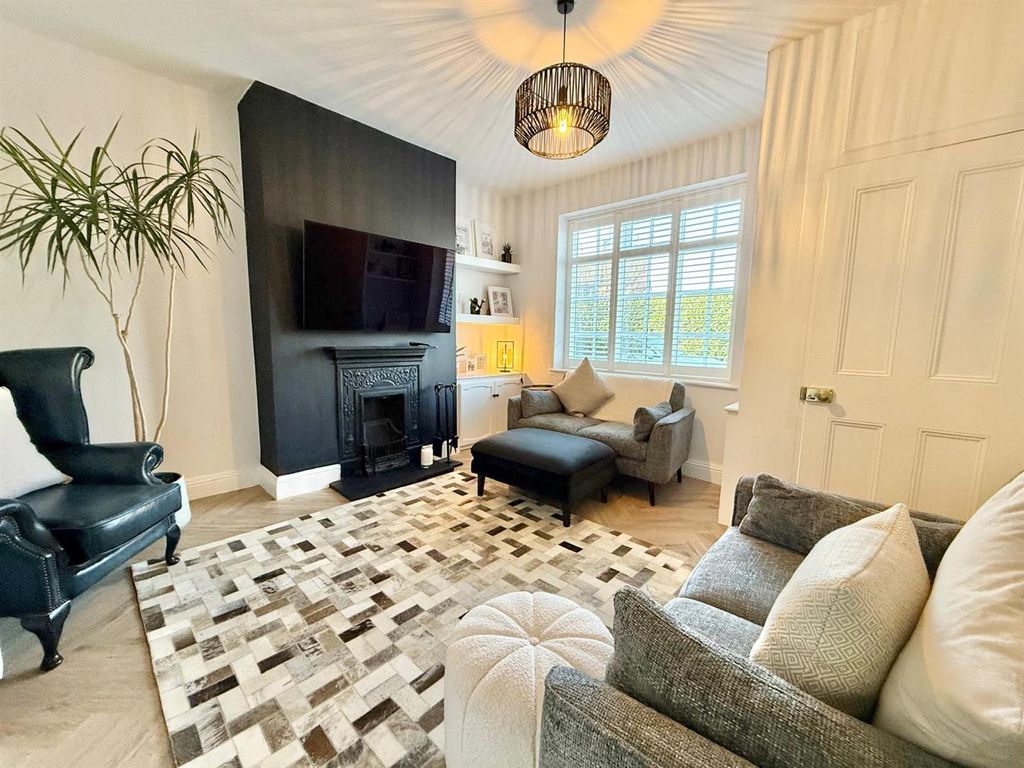 Property photo 2 of 9 Living Room