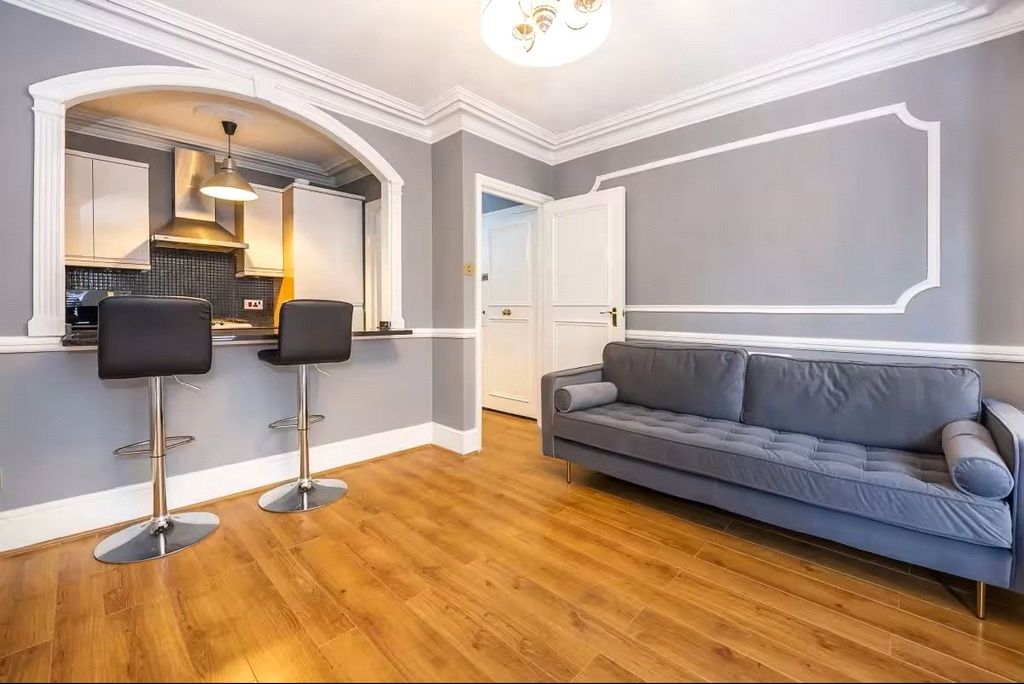 Property photo 2 of 14 Picture No. 21