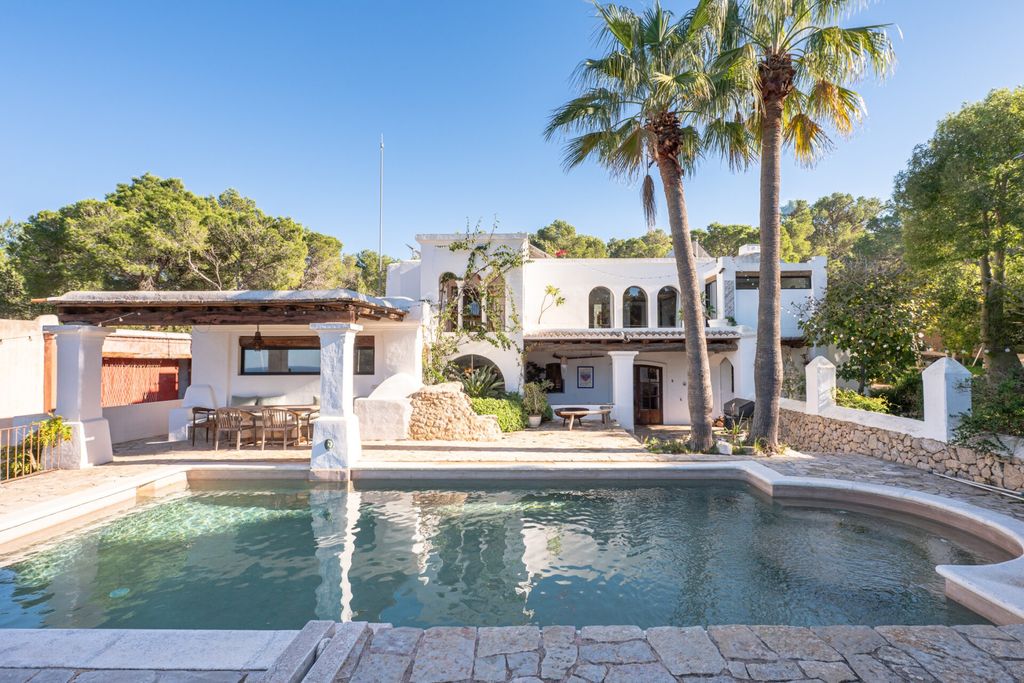 Property photo 2 of 27