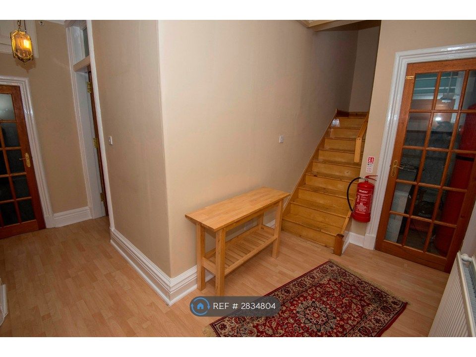 Property photo 2 of 22 Entrance Hall