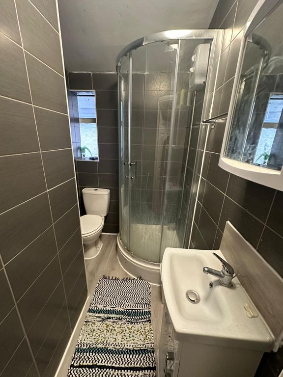 Property photo 3 of 3