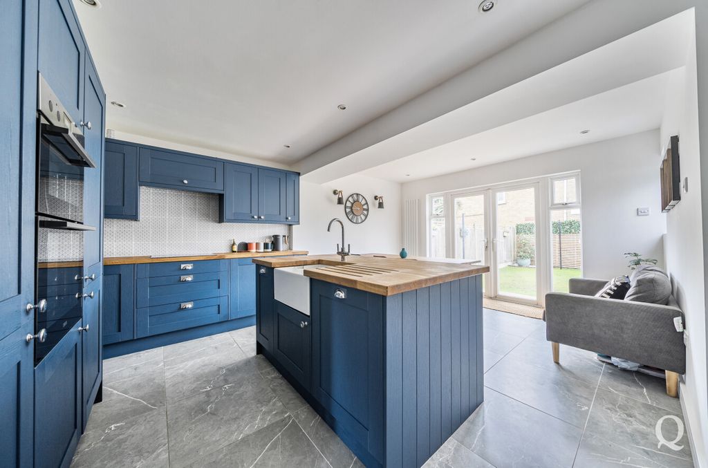 Property photo 2 of 22 074482d4-Aad2-4c8...