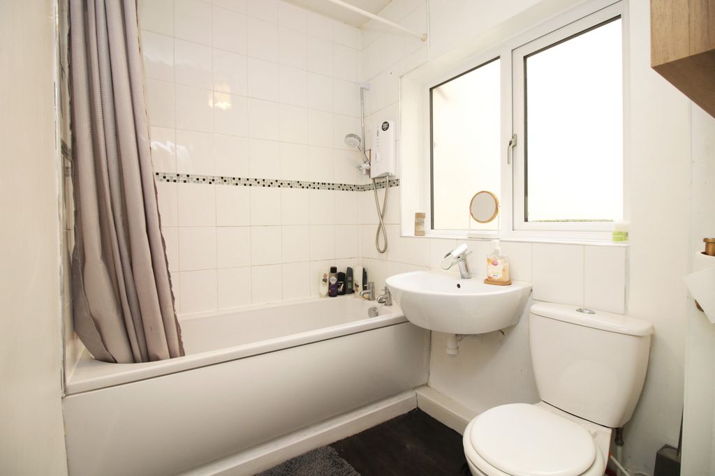 Additional image 8 of 2 bed flat for sale27 -28 Queens Terrace, Fleetwood FY7