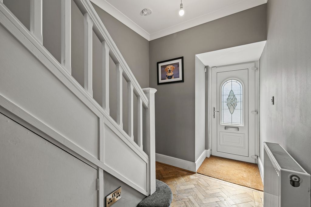 Property photo 2 of 25