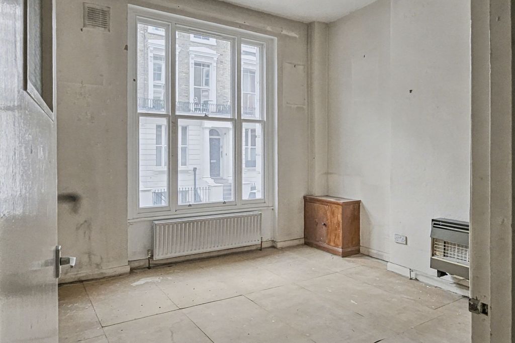 Property photo 2 of 10 Flat B, 4 Newton Road, Westminster, London W2 5Ls