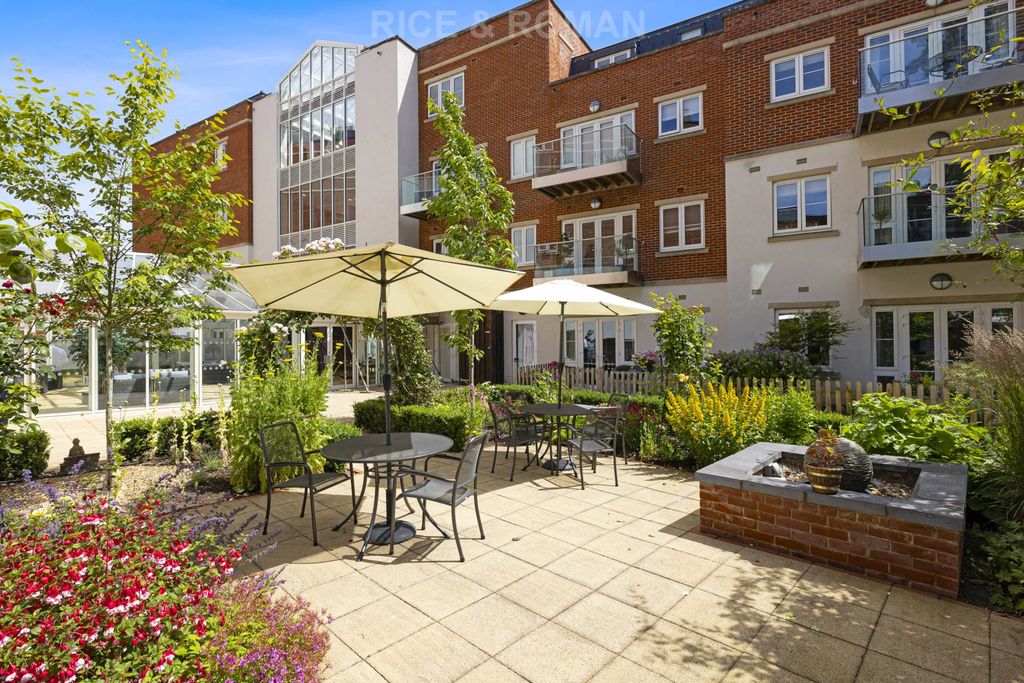 Property photo 1 of 21