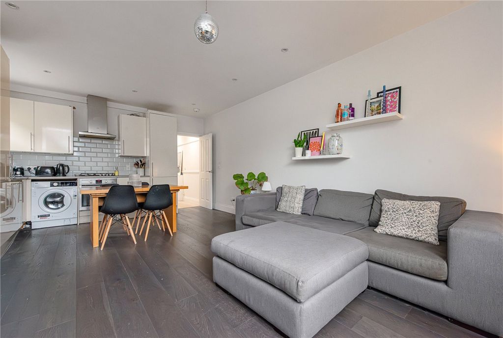 Property photo 3 of 16 Picture No. 21