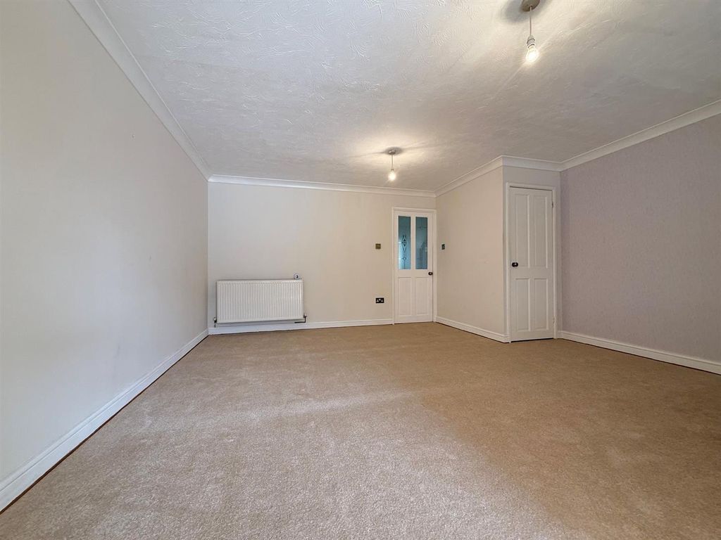 Property photo 3 of 18 15.Jpg