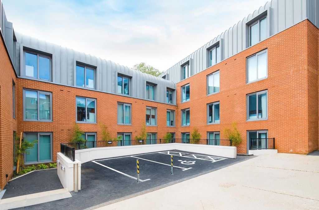 Property photo 1 of 10