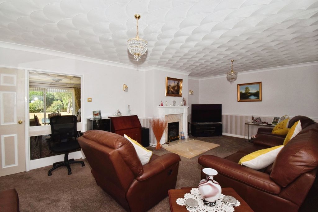 Property photo 2 of 21 Pbox-Img.Jpg