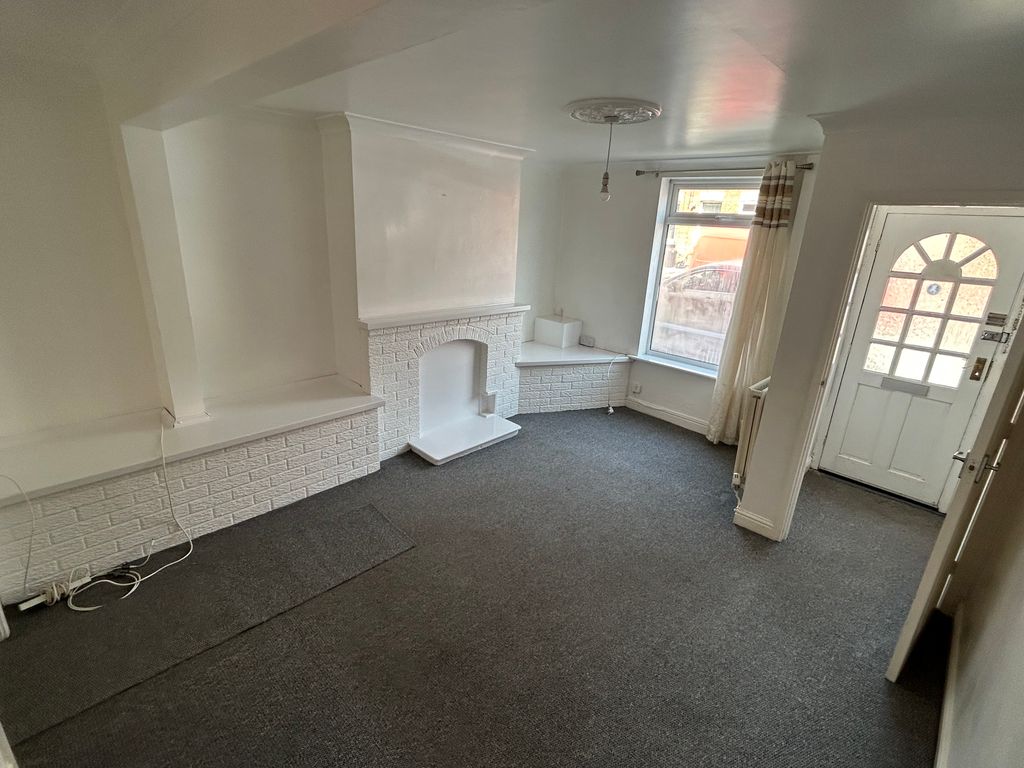 Property photo 2 of 9 Lounge
