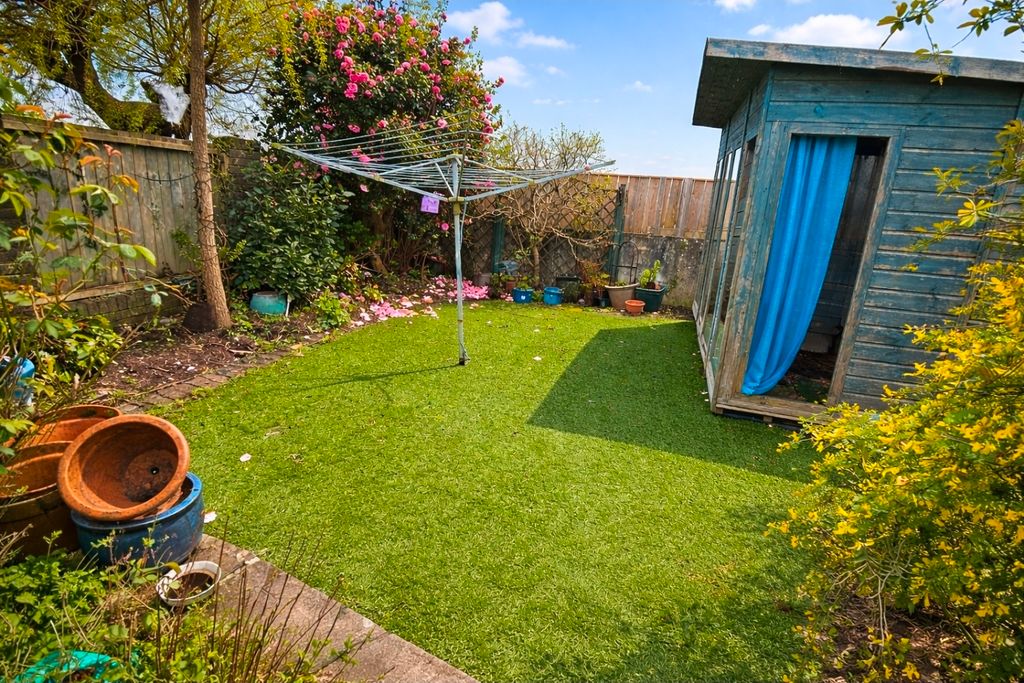 Property photo 3 of 15 Garden