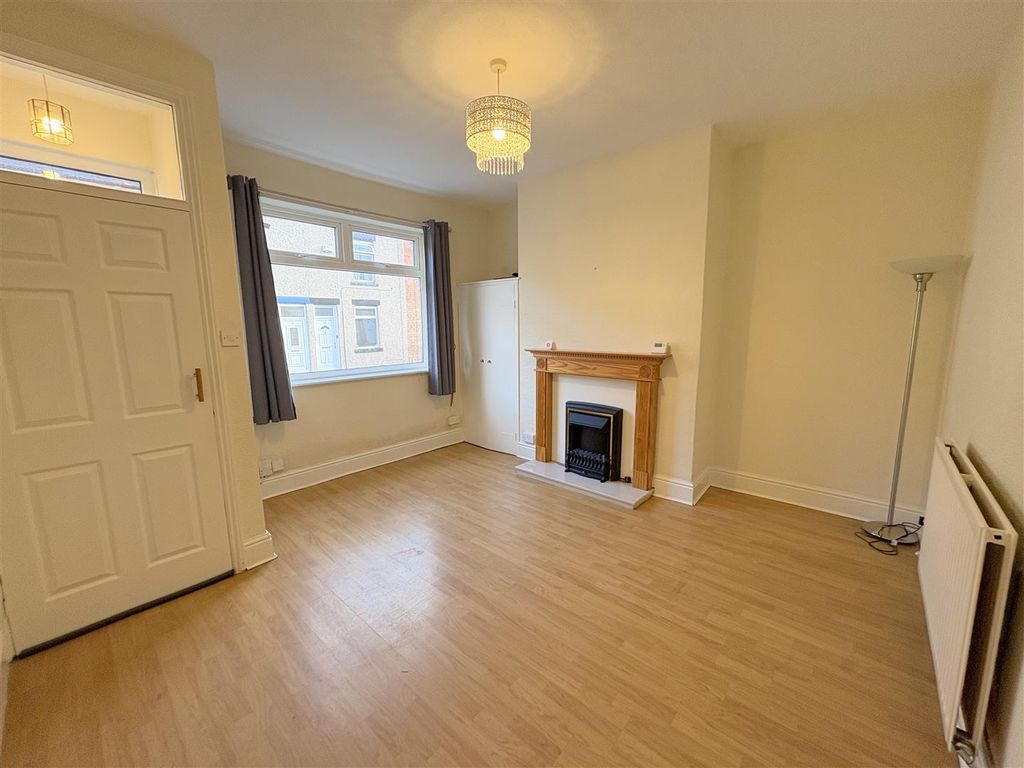 Property photo 2 of 6 Living Room