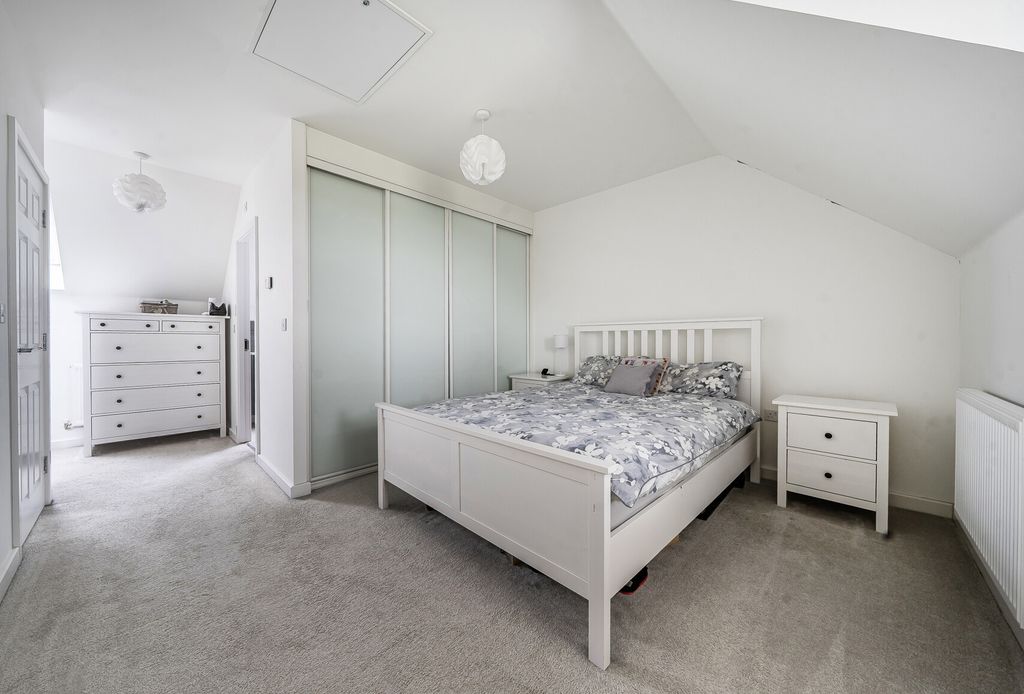 Property photo 3 of 16 1434240-14-69c654...