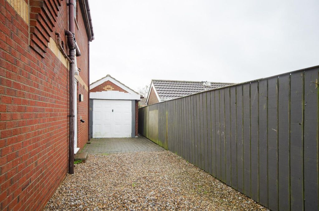 Property photo 2 of 22